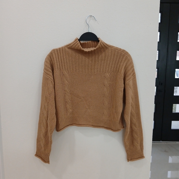 Cozy Tan Cable Knit Sweater - Picture 4 of 4